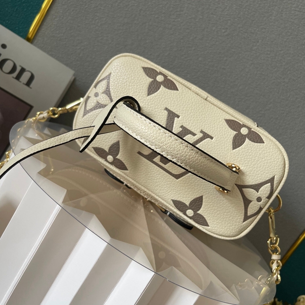 ルイヴィトンバッグ角部分ディテール